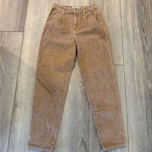 Hollister Ultra High Rise Straight Tan corduroy  Pants size 1